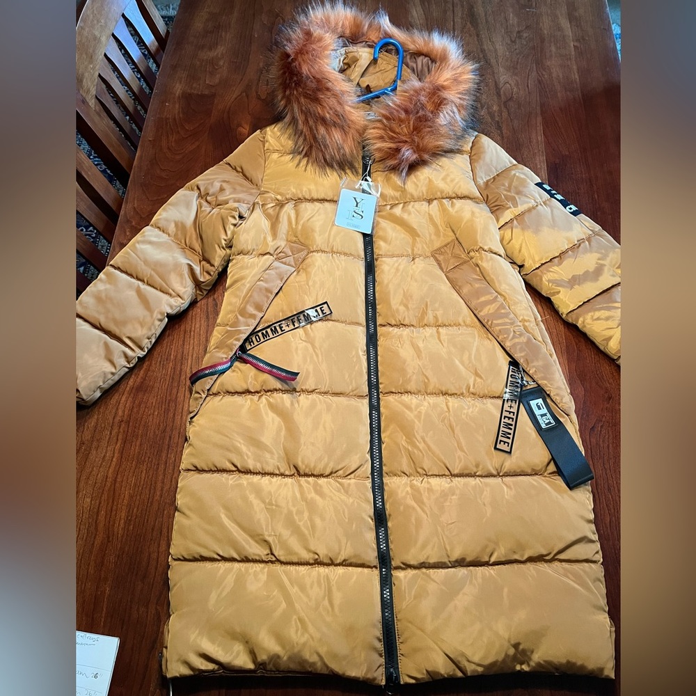 Jacket w faux fur removable hood